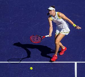 萨巴伦卡和莱巴金娜迎生涯第17次交锋，前者今年唯一败仗来自后者